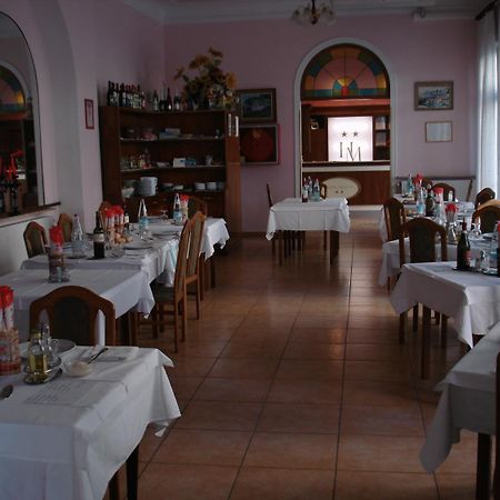Hotel Mignon 50 Mt Dalla Spiaggia E Dall'Isola Pedonale Αλάσιο Εξωτερικό φωτογραφία