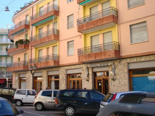 Hotel Mignon 50 Mt Dalla Spiaggia E Dall'Isola Pedonale Αλάσιο Εξωτερικό φωτογραφία