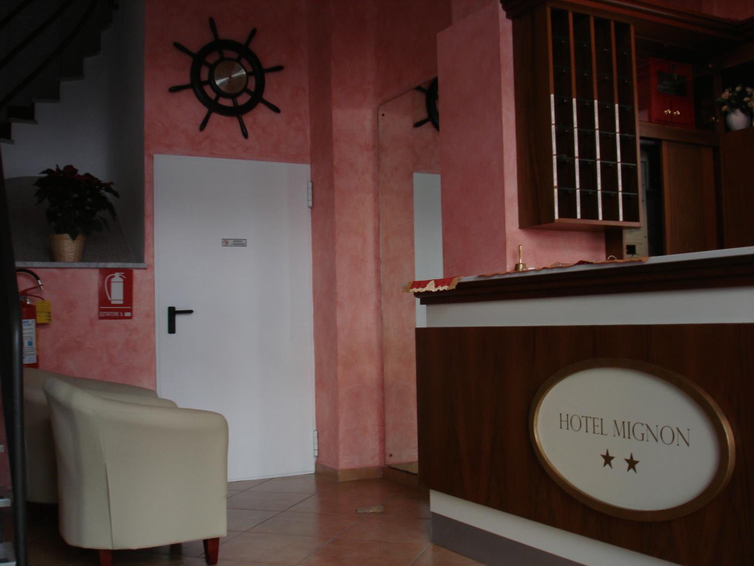 Hotel Mignon 50 Mt Dalla Spiaggia E Dall'Isola Pedonale Αλάσιο Εξωτερικό φωτογραφία